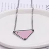 Colliers pendentifs Collier de créateur Sailormoon Designer Womens Bijoux Whale Triangular Letter Ami Cadeau Fine Plant Jewelry Hometown Pass Pass Butterfly Wolf