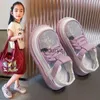 Sneakers Girls Sportschoenen Zomer Nieuwe Koreaanse editie Hollow Boys Casual 2023 Baby Mid Size Childrens Soft Sole Half Sandals H240411