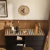 Mat d'armoire Vintage Checkerboard TV Cabinet Anti-slip Table Vague de table Mattes de décoration vintage Multificonction Couvre-couvertures polyvalentes