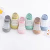 Sommer Mesh Baby Sockenschuhe Feste farbgestreifte Wanderschuhe für Neugeborene atmungsaktive nicht rutschfeste weiche alleinige Jungen Mädchen Schuhe