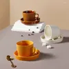 Tazze di piattino in europea tazza di caffè retrò in ceramica con piattino set creativo taglio di tè pomeridiano elegante in porcellana latte tè succo di succo tazza