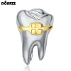 Dcarzz kreativa hängslen tand brosch tandläkare ortodontik temat medicinska smycken lapel ryggsäck märke för tandläkare sjuksköterska sjuksköterska