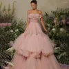 Festklänningar utsökta a-line prom klänning ärmlös sexig rygglös tyllkjol kammad illusion kväll vestidos de gala