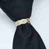 Tie Clips Nya lyxiga herrkedja Tie Ring Tie Clip Wedding Tie Ring Mens Tie Ring Ascot Tie Jewel Ring Mens Charm Gift Y240411