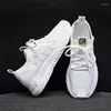 Scarpe da fitness Donne Casual moda Maglie traspirante in rete piatta da ginnastica bianca Sneaker Femminino Gym Sport Wholesale