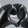 Figurines décoratives Nordic Creative Heart Gesture Sculpture Sculpture Résumé Hand Love Statue Mariage Home Livre décoration de bureau