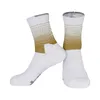 Chaussettes de cyclisme extérieur professionnel de la jeunesse Basketball football de football de ruissellement chaussettes de randonnée Men 240322