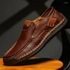 Casual schoenen merk echte lederen mannen handgemaakte luxe loafers ademende slip op Italiaanse rijschoen chaussure homme