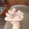 Sandalen meisjes polyurethaan anti slip prinses schoenen 2024 zomer midden en grote kinderen casual open teen strand H240411