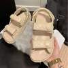 Äkta kvinnor sandaler avslappnade strandskor damer flip flop designer sandles skor plattform lägenheter låg häl kil diamant spänne sandal slip på ankel strap strandsko