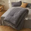 Super zachte dekens en gooit volwassen dikke super warme winterquilt Home Super zacht dekbed luxe solid dekbed op twin bedden