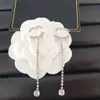 Fashion Retro Earring Women Designer Jewelry Stud Flowers Pearl Orecchini a doppia lettera Accessori per gioielli