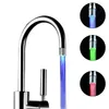 LED-temperaturkänslig 3-färgig ljus kran Kök Badrum Glödvattenbesparande kran Aerator Tap Munstycks duschverktyg