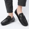 Casual Shoes 2024 Fashion Business Work äkta läder Män casua lätta man utomhus Fritid Walk Mens Loafers