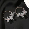 白いアクリルの花のイヤリングトレンディな女性アクリル合金ドロップイヤリング韓国の長いイヤリングペンダントウェディングジュエリーギフト