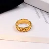 NOUVELLE RÉNALISTIQUE DE MOTEMENT DIAMOND MODE POUR MEN RONNEMENT GOLLE 18K POUR FEMMES BAGNE DE BRANGE COUPLES COUPLES D'AMANDE LUXEUX en acier inoxydable