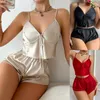 Vêtements à la maison en soie femme de nuit Femmes Sexy Pajamas Sets Sans manchettes Shorts Loungewear 2pcs Disfraz Mujeres Vêtements