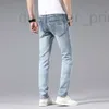 Designer de jeans masculin Couleur de lumière d'été jeans jeans pour hommes slim fit slim small pieds élastiques pantalon de mode imprimé marque élastique Q9fs