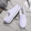 Chaussures de fitness Men Flats Loafer Toile décontractée Slip sur les baskets Summer Comfort Driving For White Black