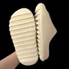 Дизайнерские скольжения Onyx Bone Sandals Foam Runners Women Mens Mens Beach Sliders Sand Slippers azure лен лен