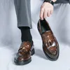 Business Checkered Suit Men Shoes Fashionable Pichets Spring and Automne New Round Toe Locage à talons bas