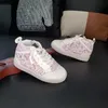 Spor ayakkabı çocuk ayakkabıları 2023 Sonbahar Boys Sports Kısa Yağ Trailer Yürümeye Başlayan Kızlar Günlük Yüksek Topuklu Moda Marka Yumuşak Terler J240410