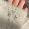 Pendientes de tachuelas elegantes Formas de copas de nieve Pendientes de orejas largas para trajes diarios e0be