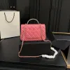 Nya kvinnors lyxdesignerväska Stor mini Pearl Handle Chain Bag Luxury Dinner Bag Women's Handväska axelväska Crossbody Väskor Solid Color Makeup Väskor Plånbok