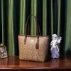 Французский стиль для женщин в 2024 году, новая высококачественная текстура, напечатанная сумка для одно плечо, модная и элегантная сумочка 88% Factory Direct