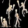 Lámpara de pared de mono de resina nórdica LED Room Room Bar Restaurante Corredor Decoración Lámpara de la luz Lámpara de cuerda de los animales Lámpara colgante