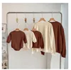 3XL Spring Family matching outfits lange mouw hoodies baby bodysuit cartoon beer moeder en vader kinderkleding katoentrui 240327