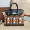 House Platinum Bags Banfags de couro BK Bolsa de casas pequenas coloridas 2024 Bolsa nova com padrão de palma e padrão de crocodilo de camada superior Co tem logotipo HB1B