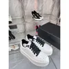 Casual schoenen kalfsleer Chanel -sneaker dikke opgeloste koekjesschoenen voor dames herfstsummer echt lederen veter adembenemend kleine witte schoenen veelzijdige casual boa