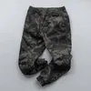 Calça masculina Casual Camuflage Workwear Jogador para homens American Retro Retro Patch Micro Elastic Feorthstring