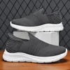 Same style couple shoes for men spring new breathable single shoes, one foot soft sole and healthy cloth shoes