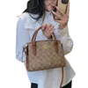 2024 Koujia Nowy wszechstronny noszenie konkubiny pojedynczych ramion Crossbody Handheld Women's Fashion Trendy Bag 88% Factory Direct