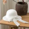 Beret White British Retro Hepburn Stil elegantes Temperament kleiner Top -Hut -Braut Bankett