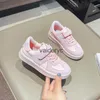 Кроссовки Girls Sports Shoes Korean Edition Студенческая доска 2024 Spring New Boys Vidcro Antipling Rung H240411