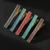 Tie Clips Nieuwe multicolor heren Tie Clip Fashion Persoonlijkheid Trend Rendering Red Green Black Neck Lengte 5,5 cm Men Weddingaccessoires Y240411