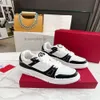 Little Summer Valenstino veelzijdige modeontwerper lederen sneakers schoenen board trainer eenvoudige casual nieuwe heren echte dames plat witte bodem dq35