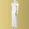 Lässige Kleider bkld weißes Kleid 2024 Sommer Open Rücken Mode Plüsch Slash Hals von der schulterhültigen Kleidung für Frauen Party