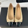 Designer schoenen Paris merk Black Ballet Flats schoenen Dames Spring gewatteerd echte lederen slip op ballerina luxe ronde teen dames kleding schoenen