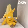 26 cm Banana Strawberry Creative Plush Toy Ugly Instagram Söta roliga dockormer tar bilder för att skicka barn födelsedagspresenter