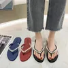 Sandały Summer Kobiety Pearl Kaptaki Nowa moda Panie Designer Flip-Flops Ladies Beach Sandals Beach 2024 Outdoor Flat Buty Sandalsl2404