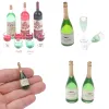 2pcs Dollhouse Miniatur Glaskörper Champagner Flaschen Glaslackflaschen Mini Weingetränk für Barbies Blyth Dolls Küchenspielzeug