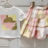 ファッションベビートラックスーツカラフルなパターン印刷ガールズドレススーツキッズデザイナー服サイズ90-160 cm Tシャツと短いスカート24april