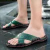 Sandalen mannen slippers pu stenen krokodil patroon één lijn slepen klinknageldecoratie zakelijke vrije tijd strandschoenen grote maten 38-48