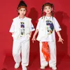 2023 Nuovi costumi di danza jazz per bambini giubbotti bianchi sciolti hiphop pantaloni da ballo da strada indossare ragazzi hip hop danza danza dqs12758