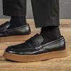 Sapatos casuais C08 de alta qualidade 2024 correndo para homens leves aconchegantes de fitness duráveis à prova de choques leves tênis