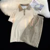 Tracksuits voor heren 2024 Zomer Casual pak Hong Kong-stijl Koreaanse streetwear met korte sleverse-shirt Preppy shorts Twee-delige set W71